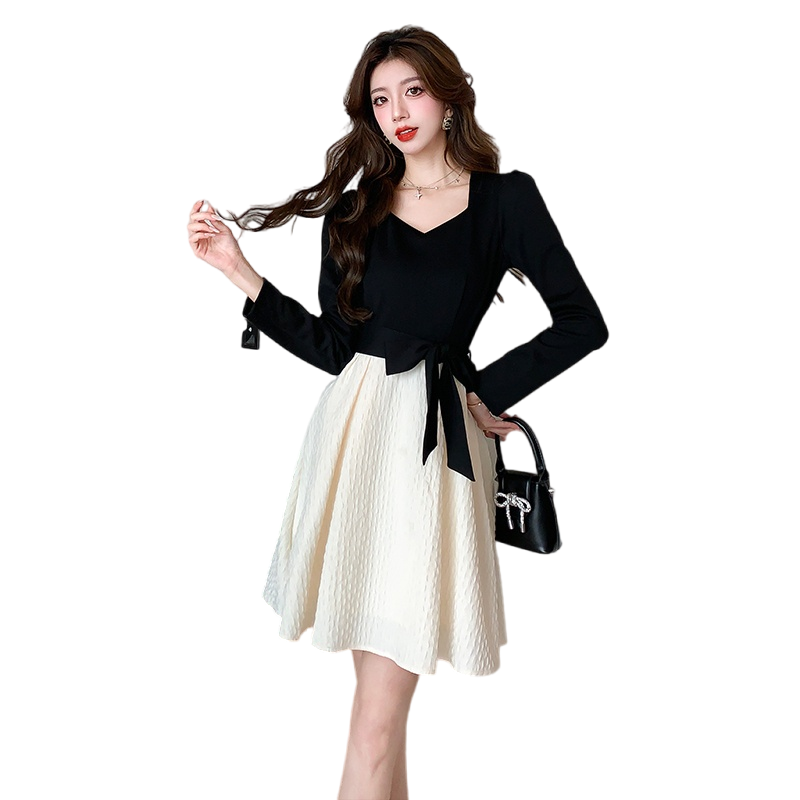 2026 French Hepburn Style Black White Spliced Slimming Long Sleeve Dress for Women