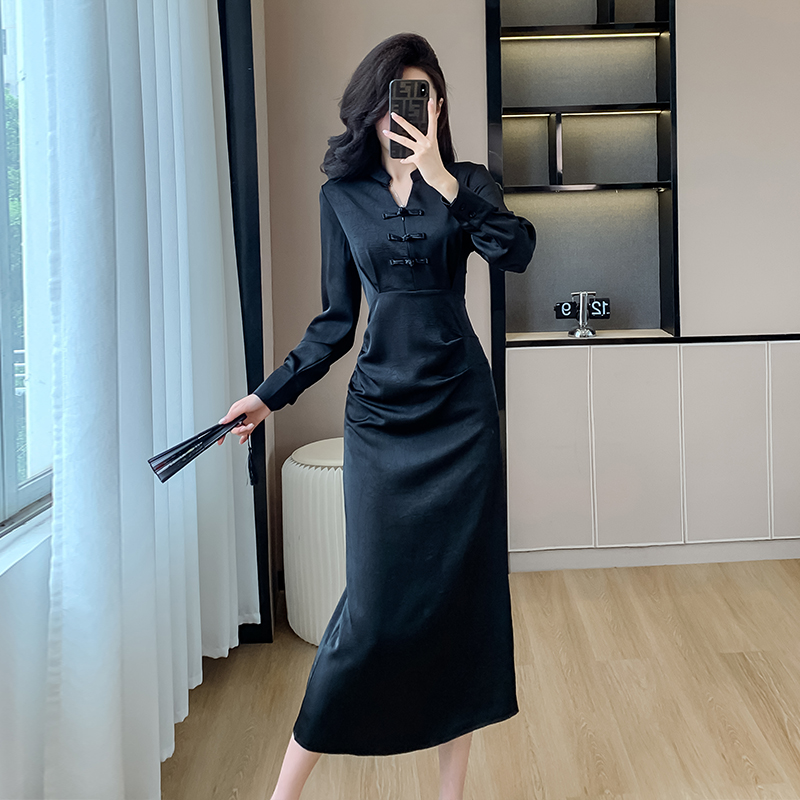 Chinese Style Pankou V-Neck Slim Long Sleeve Dress