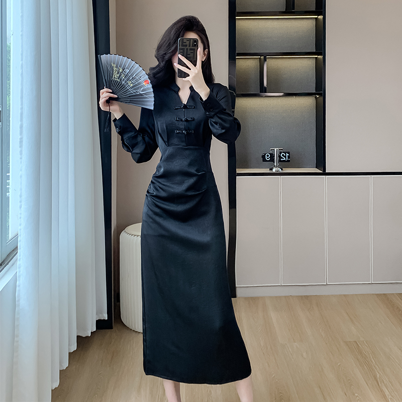 Chinese Style Pankou V-Neck Slim Long Sleeve Dress