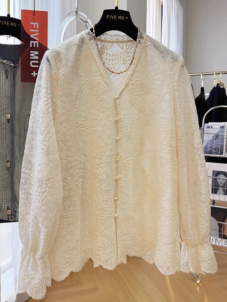 Plus Size Women's Autumn Lace Shirt V-Neck Embroidered Long Sleeve Top