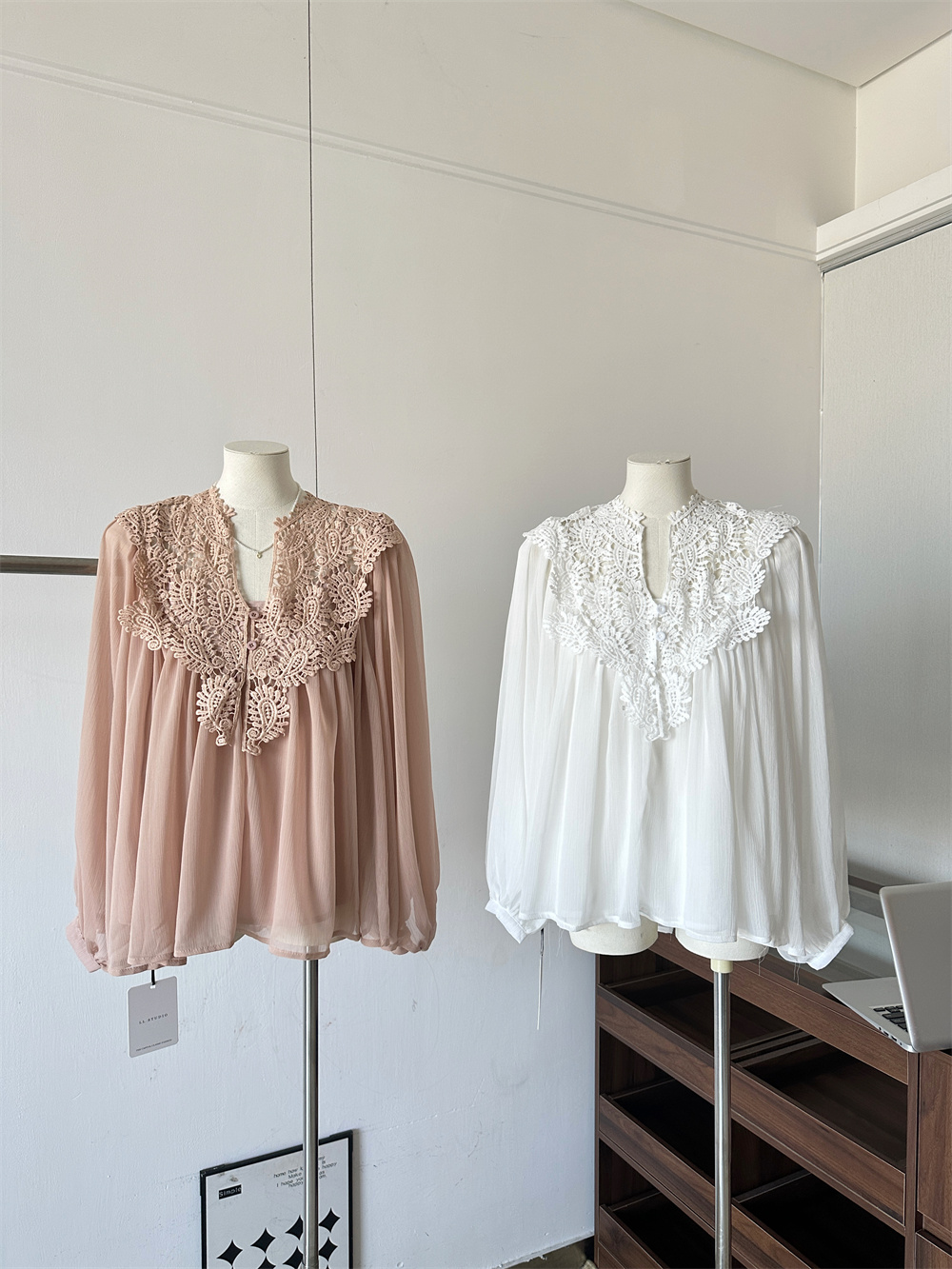 Elegant Lace Trim V-Neck Chiffon Top Two-Piece Set for Women