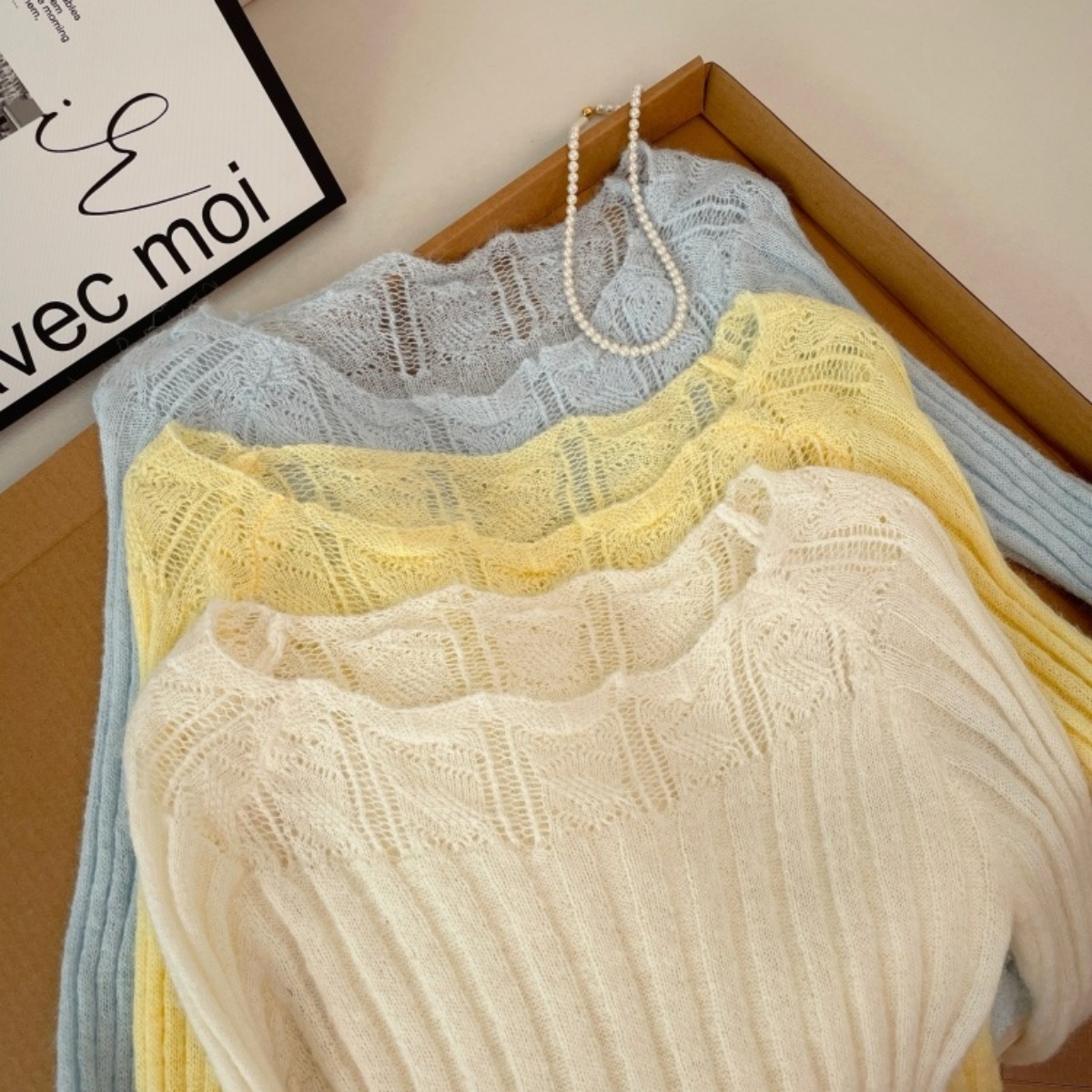 Women's Slimming Knit Top with Flared Sleeves Spring 2026