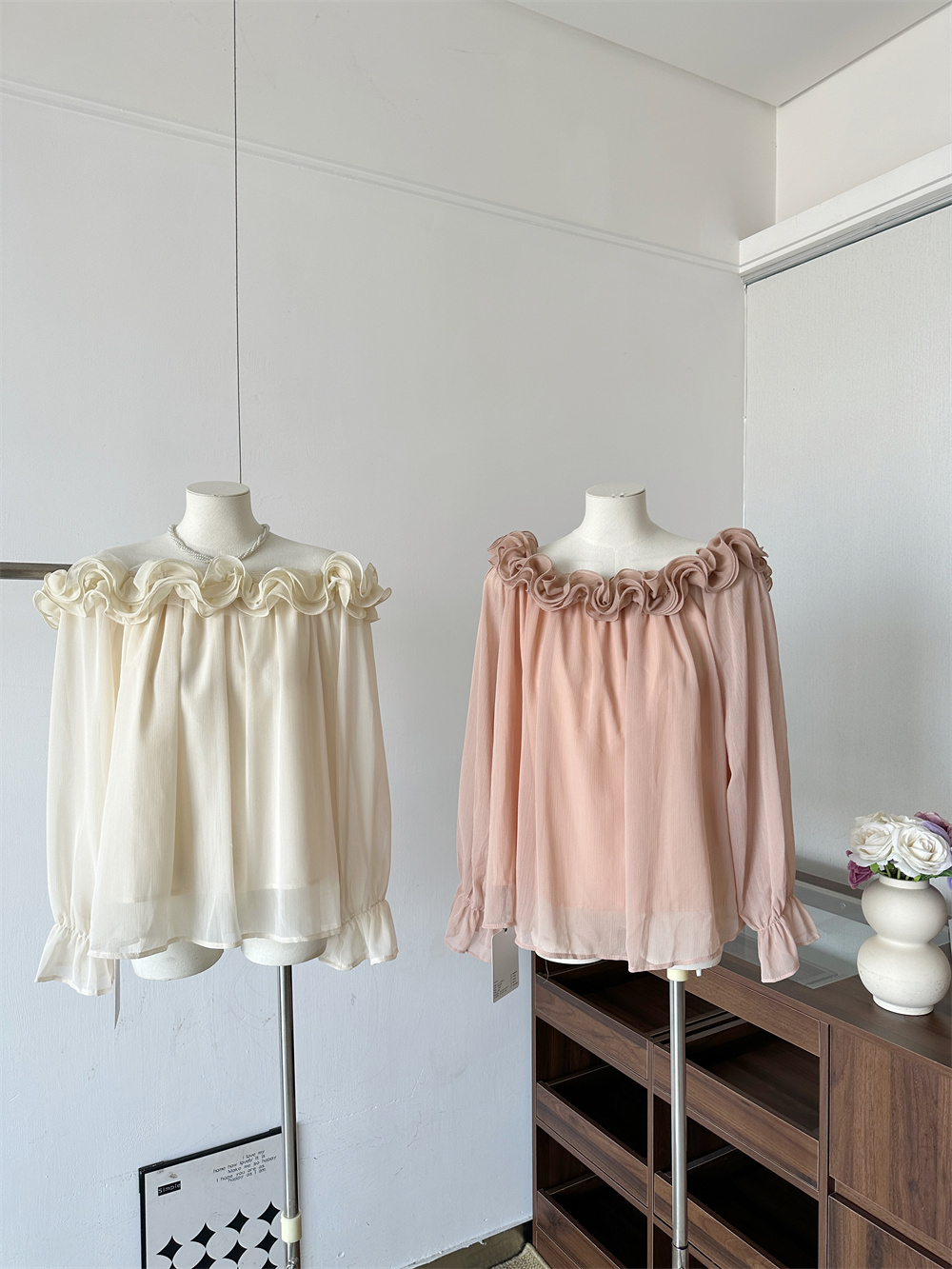 Korean Style Gentle Lace One-Shoulder Long Sleeve Blouse for Women 2026 Spring New Fashion Top