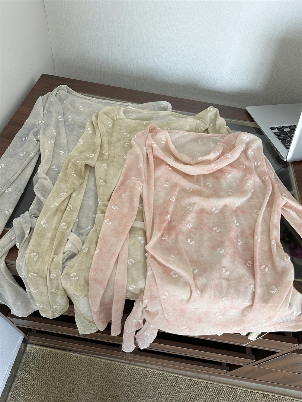 French Style Printed Long Sleeve Cowl Neck T-Shirt Slim Fit Elegant Versatile Spring Top