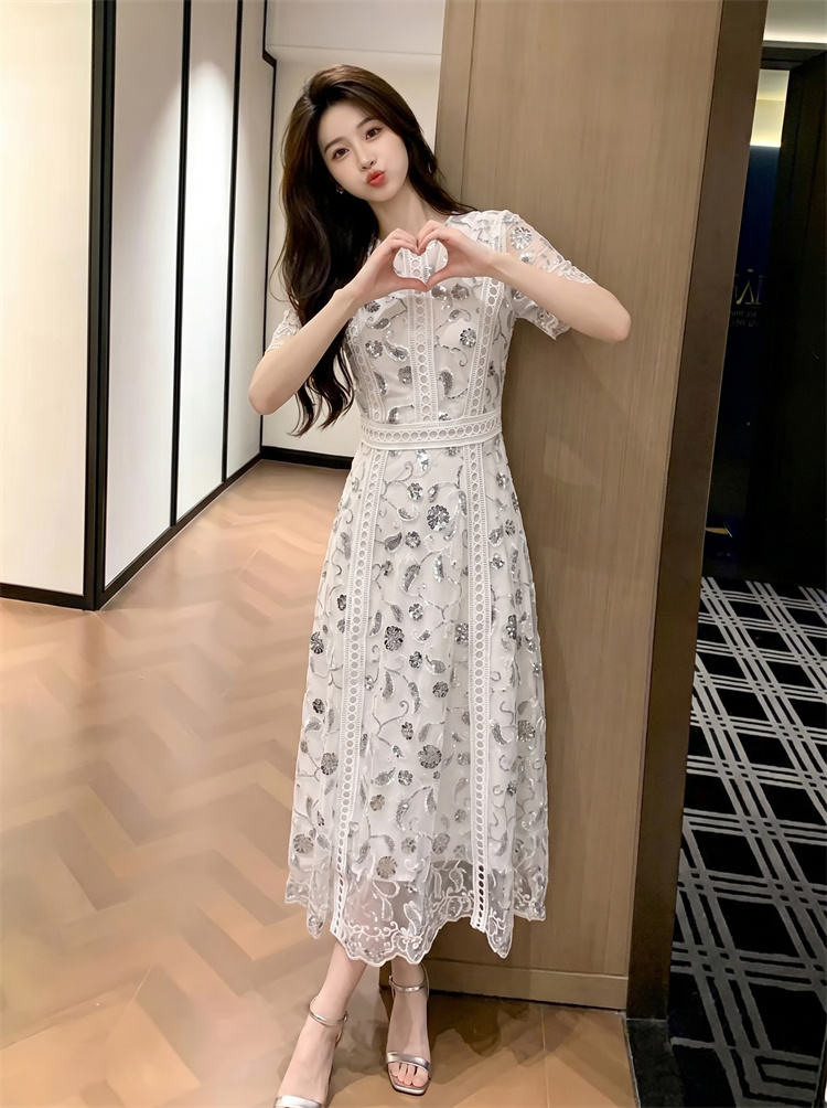2026 Original New Round Neck Heavy Water-Soluble Lace 3D Floral Embroidery Waist-Slimming Dress