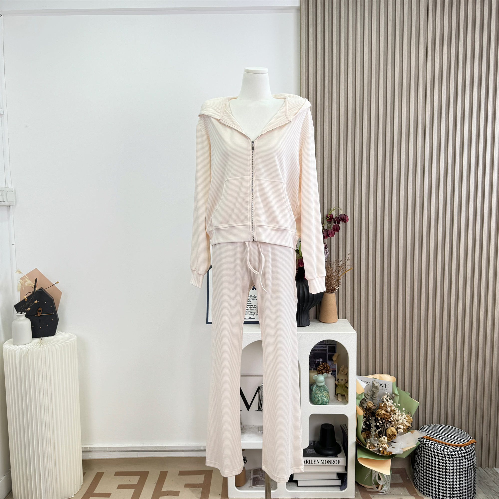 CHU Xiaochu Strawberry Milk Custom Ultra-Soft Knit Casual Light Sweatshirt and Pants Set